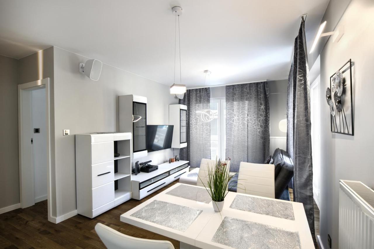 Aboutartapartments - Twin Towers Вроцлав Экстерьер фото